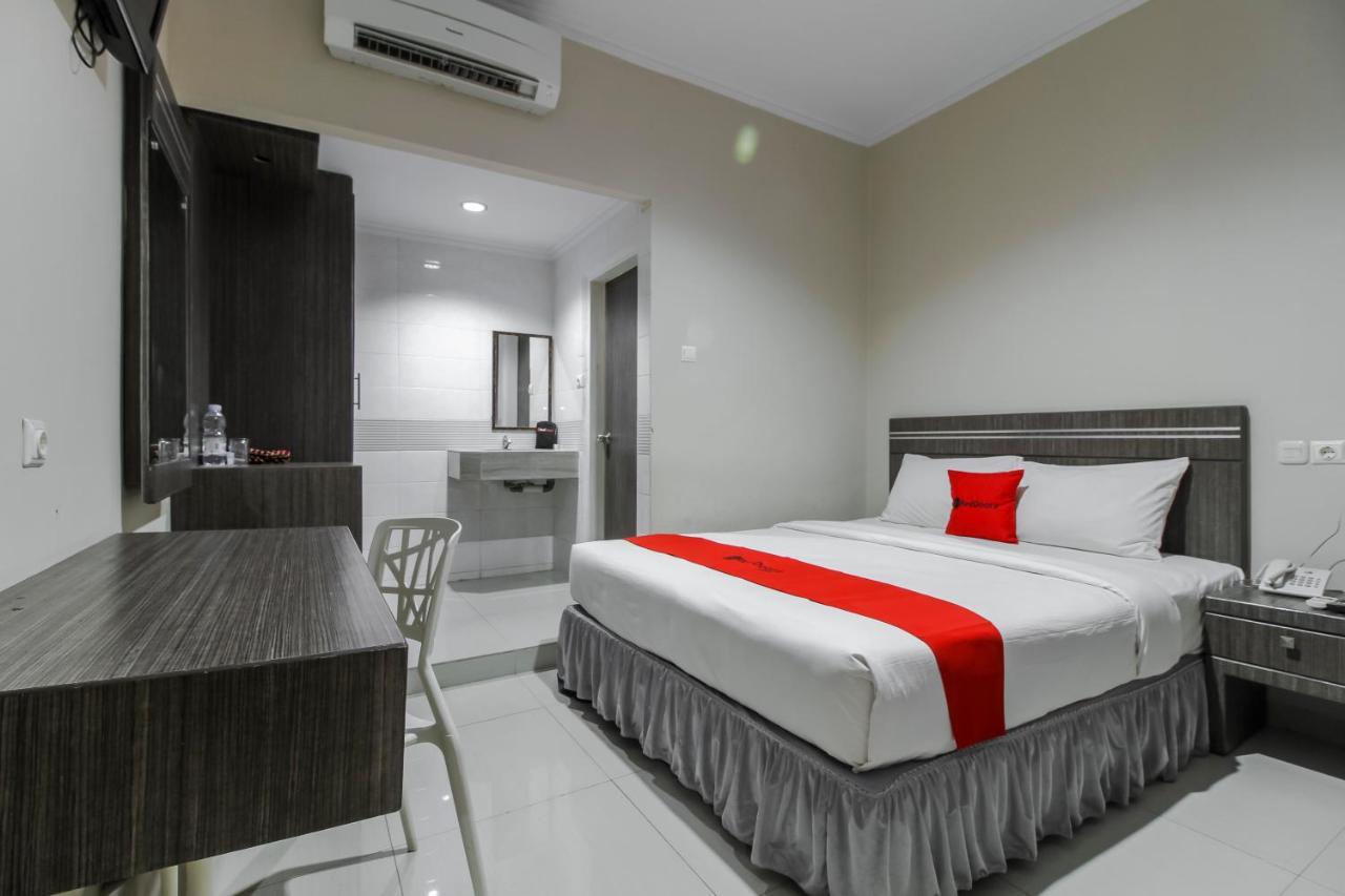 Reddoorz Plus Syariah @ Jalan Sriwijaya Medan Extérieur photo