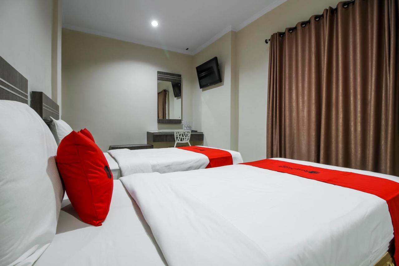 Reddoorz Plus Syariah @ Jalan Sriwijaya Medan Extérieur photo