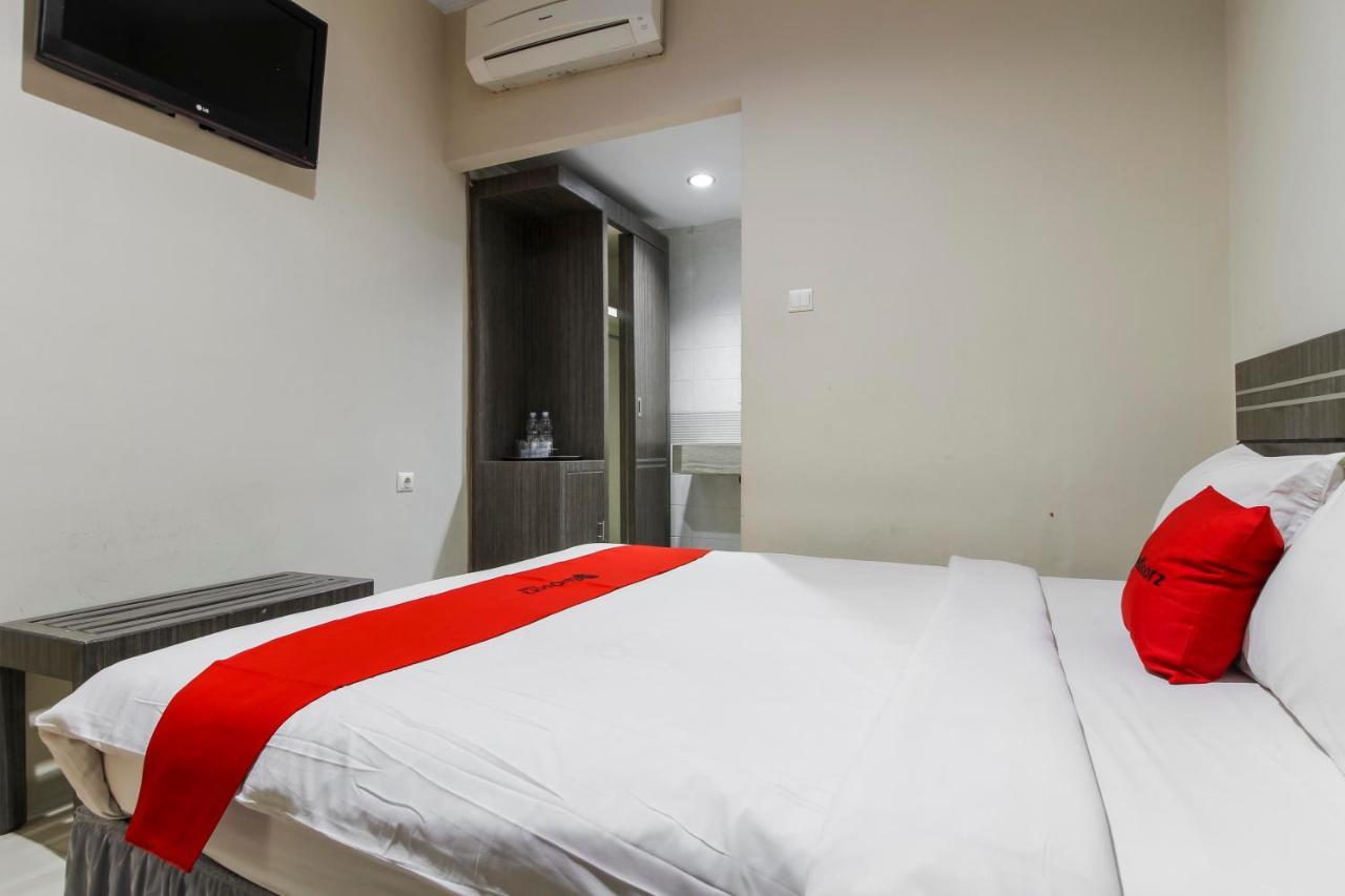 Reddoorz Plus Syariah @ Jalan Sriwijaya Medan Extérieur photo