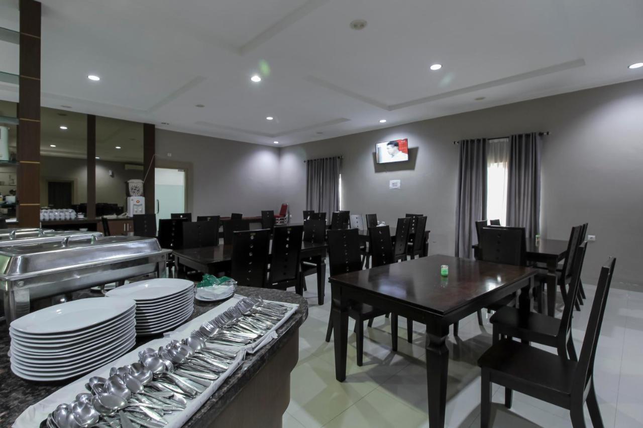 Reddoorz Plus Syariah @ Jalan Sriwijaya Medan Extérieur photo