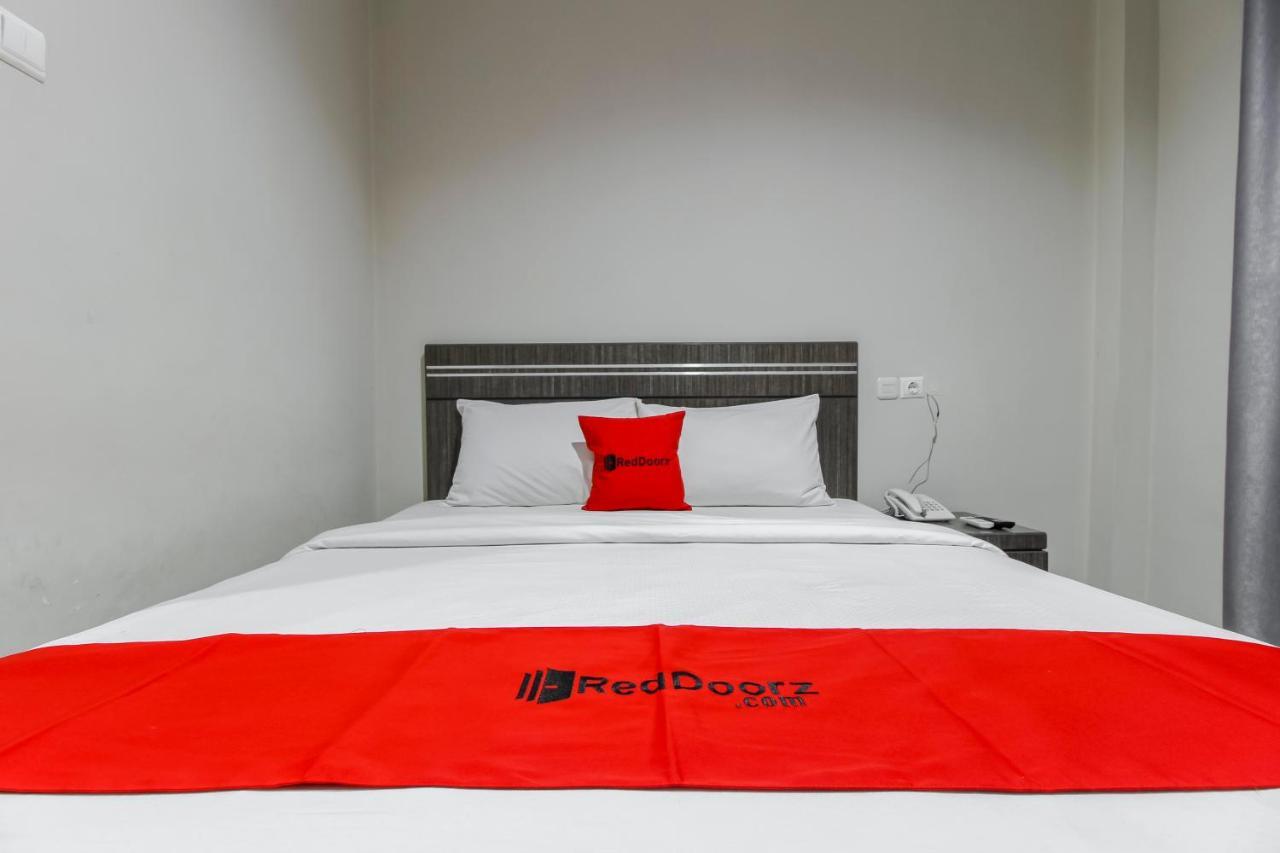 Reddoorz Plus Syariah @ Jalan Sriwijaya Medan Extérieur photo