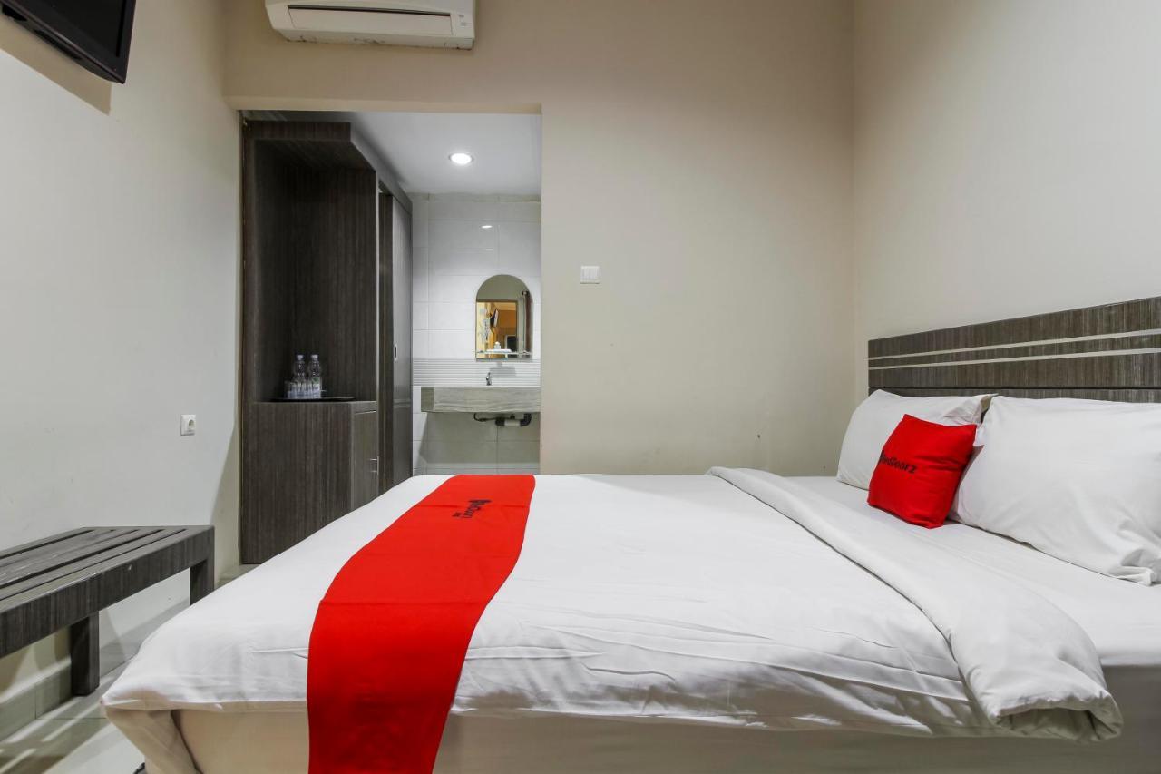 Reddoorz Plus Syariah @ Jalan Sriwijaya Medan Extérieur photo