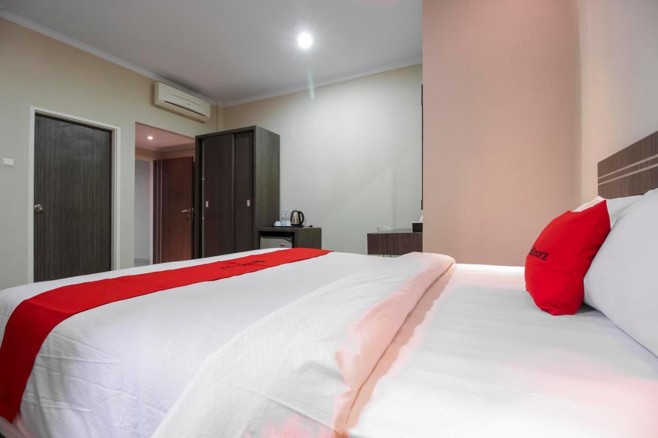 Reddoorz Plus Syariah @ Jalan Sriwijaya Medan Extérieur photo
