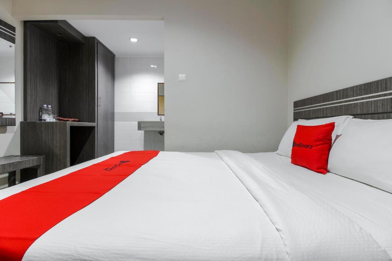 Reddoorz Plus Syariah @ Jalan Sriwijaya Medan Extérieur photo