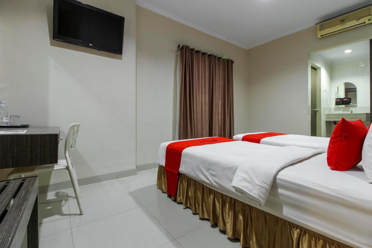Reddoorz Plus Syariah @ Jalan Sriwijaya Medan Extérieur photo