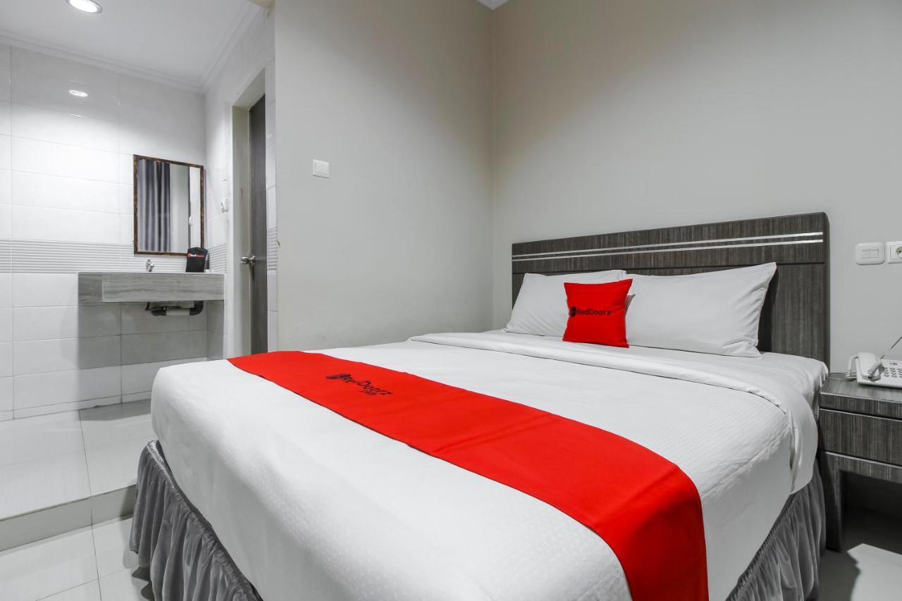 Reddoorz Plus Syariah @ Jalan Sriwijaya Medan Extérieur photo