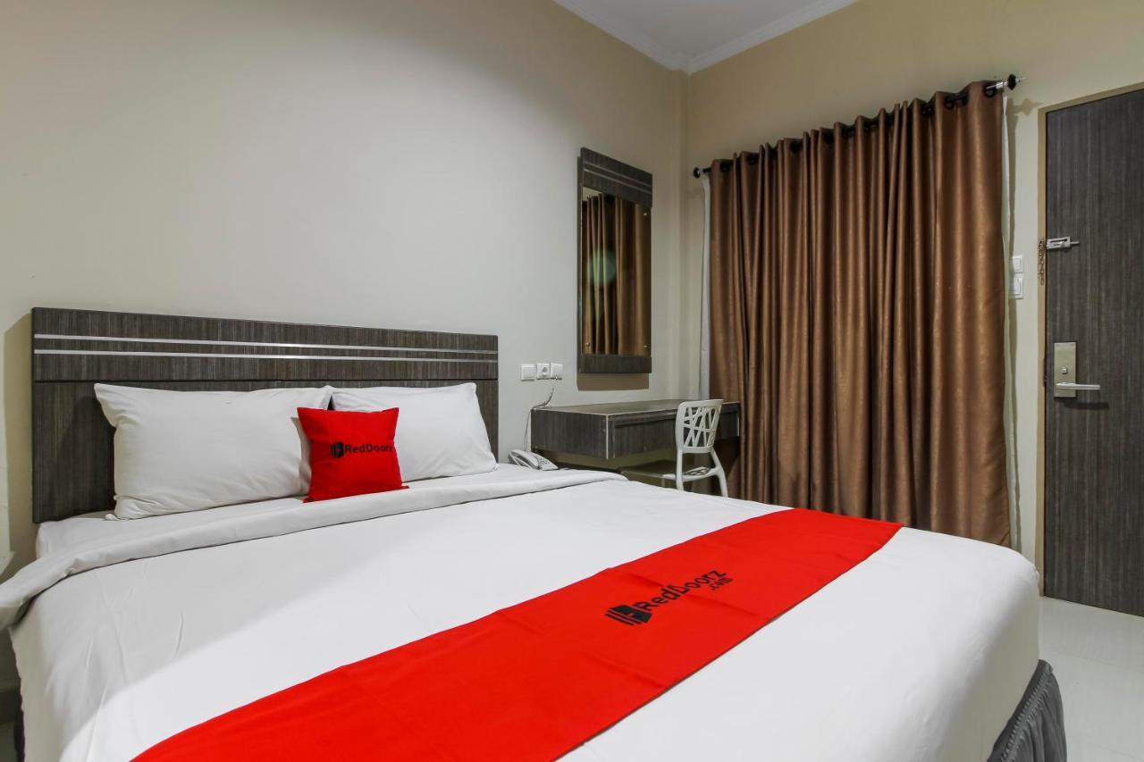 Reddoorz Plus Syariah @ Jalan Sriwijaya Medan Extérieur photo