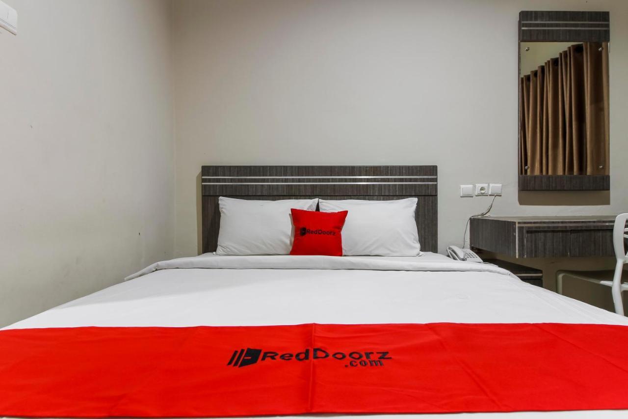 Reddoorz Plus Syariah @ Jalan Sriwijaya Medan Extérieur photo
