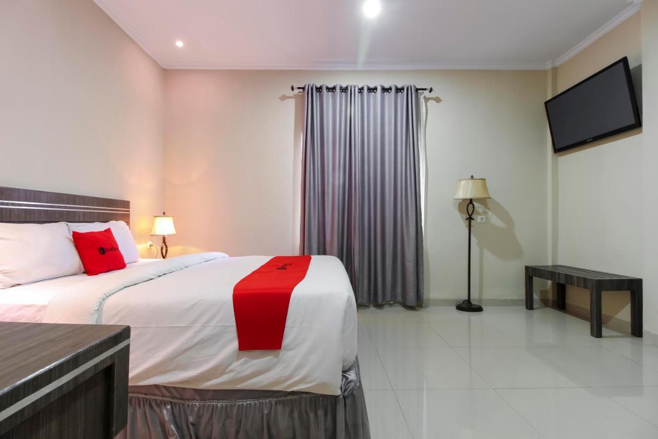 Reddoorz Plus Syariah @ Jalan Sriwijaya Medan Extérieur photo