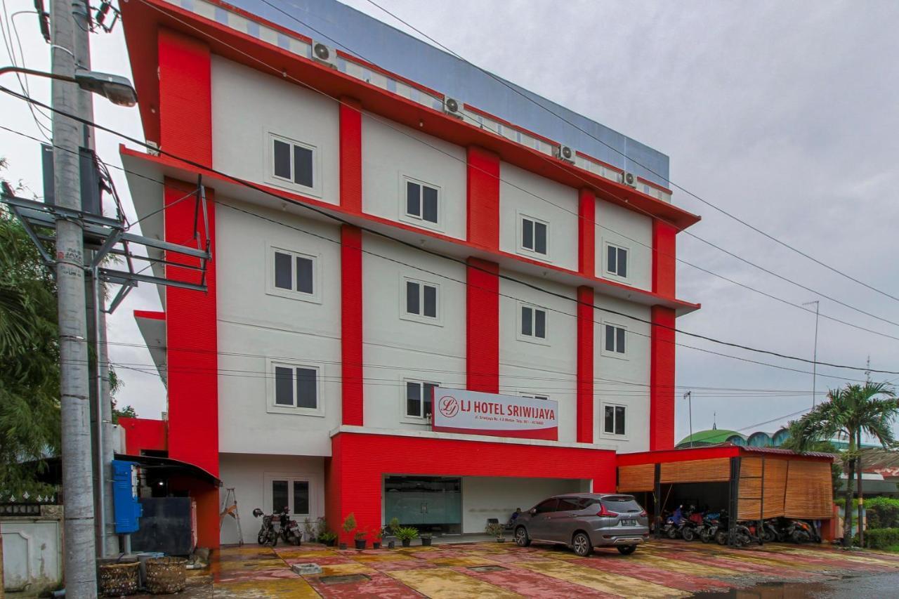 Reddoorz Plus Syariah @ Jalan Sriwijaya Medan Extérieur photo