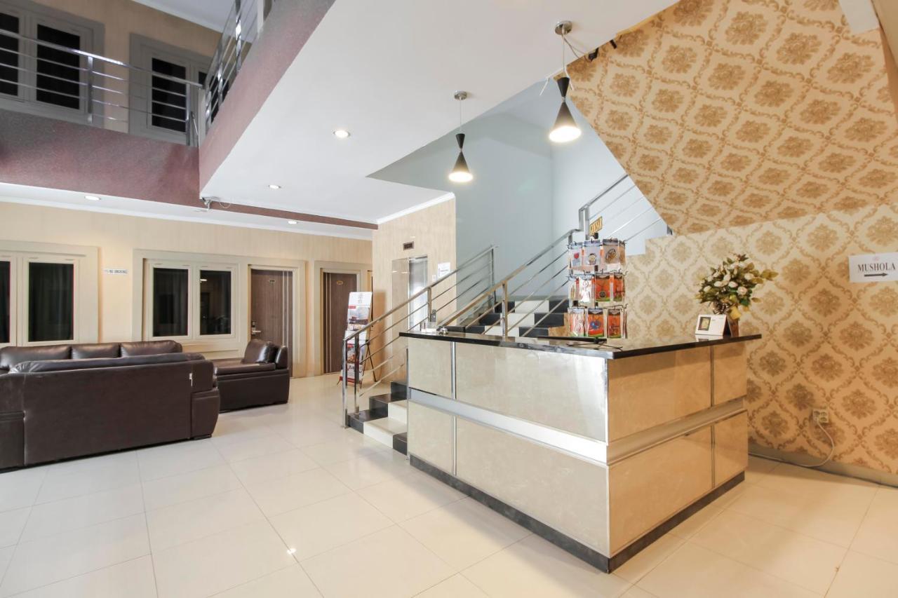 Reddoorz Plus Syariah @ Jalan Sriwijaya Medan Extérieur photo