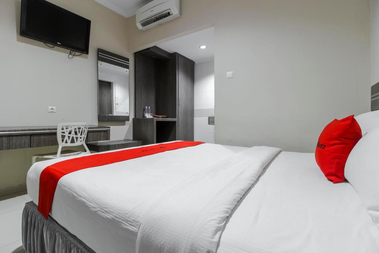 Reddoorz Plus Syariah @ Jalan Sriwijaya Medan Extérieur photo