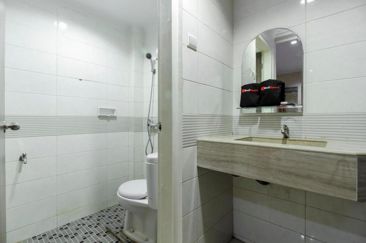 Reddoorz Plus Syariah @ Jalan Sriwijaya Medan Extérieur photo