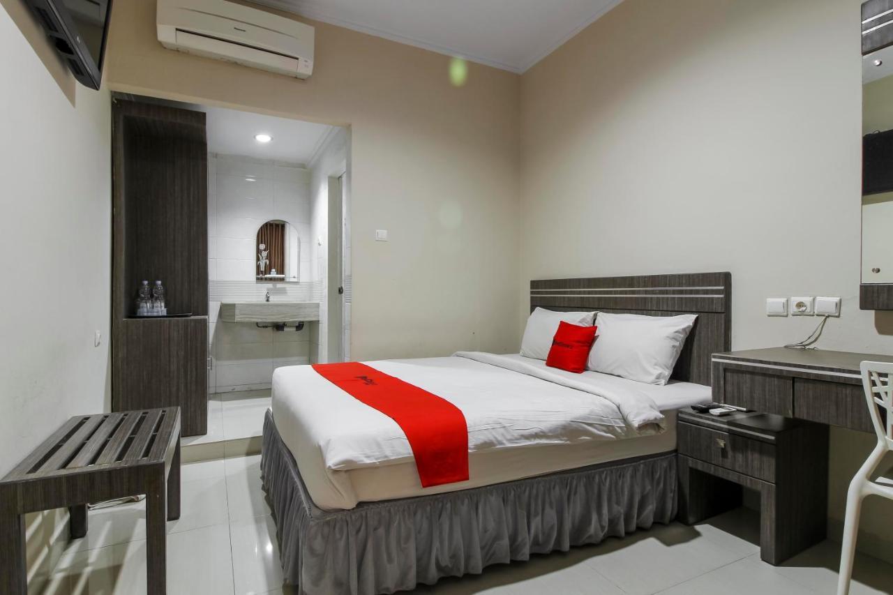 Reddoorz Plus Syariah @ Jalan Sriwijaya Medan Extérieur photo