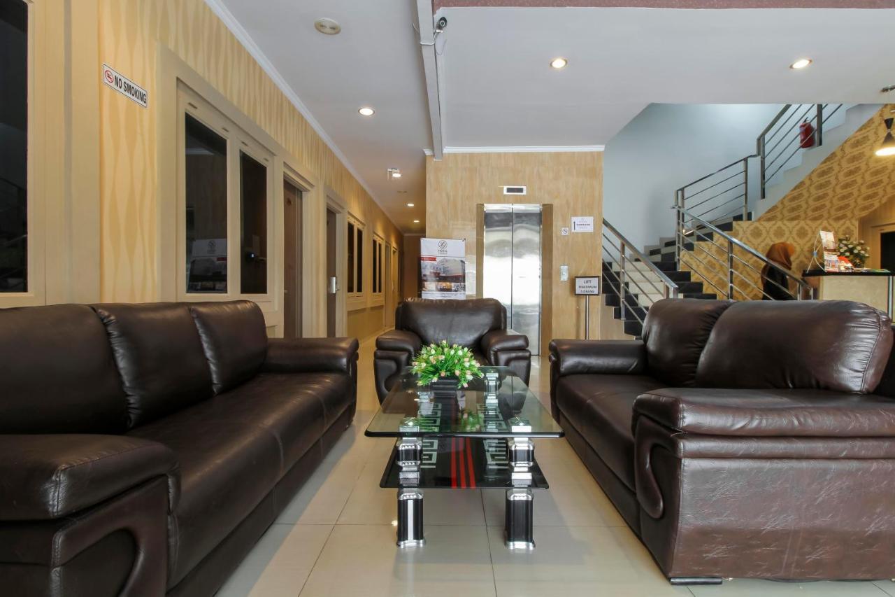 Reddoorz Plus Syariah @ Jalan Sriwijaya Medan Extérieur photo