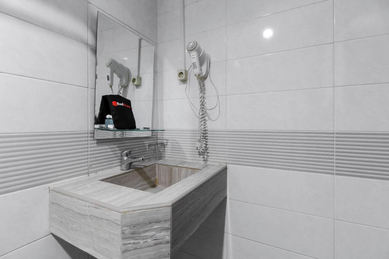 Reddoorz Plus Syariah @ Jalan Sriwijaya Medan Extérieur photo